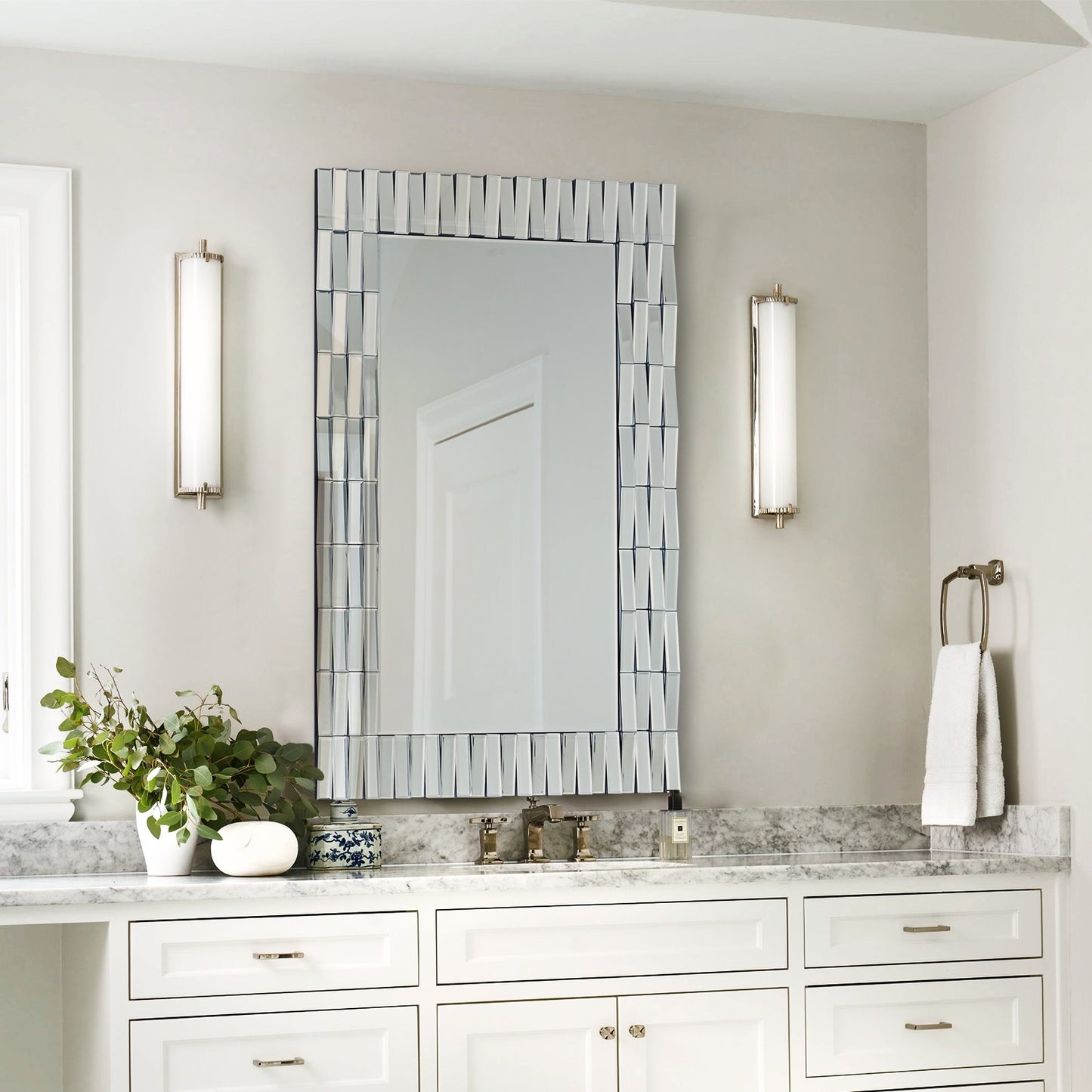 Sandra Mirror