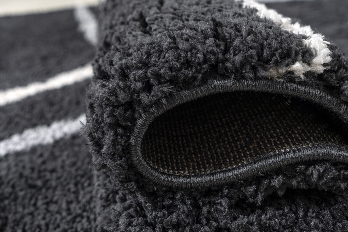 Zara Rug - Black 01